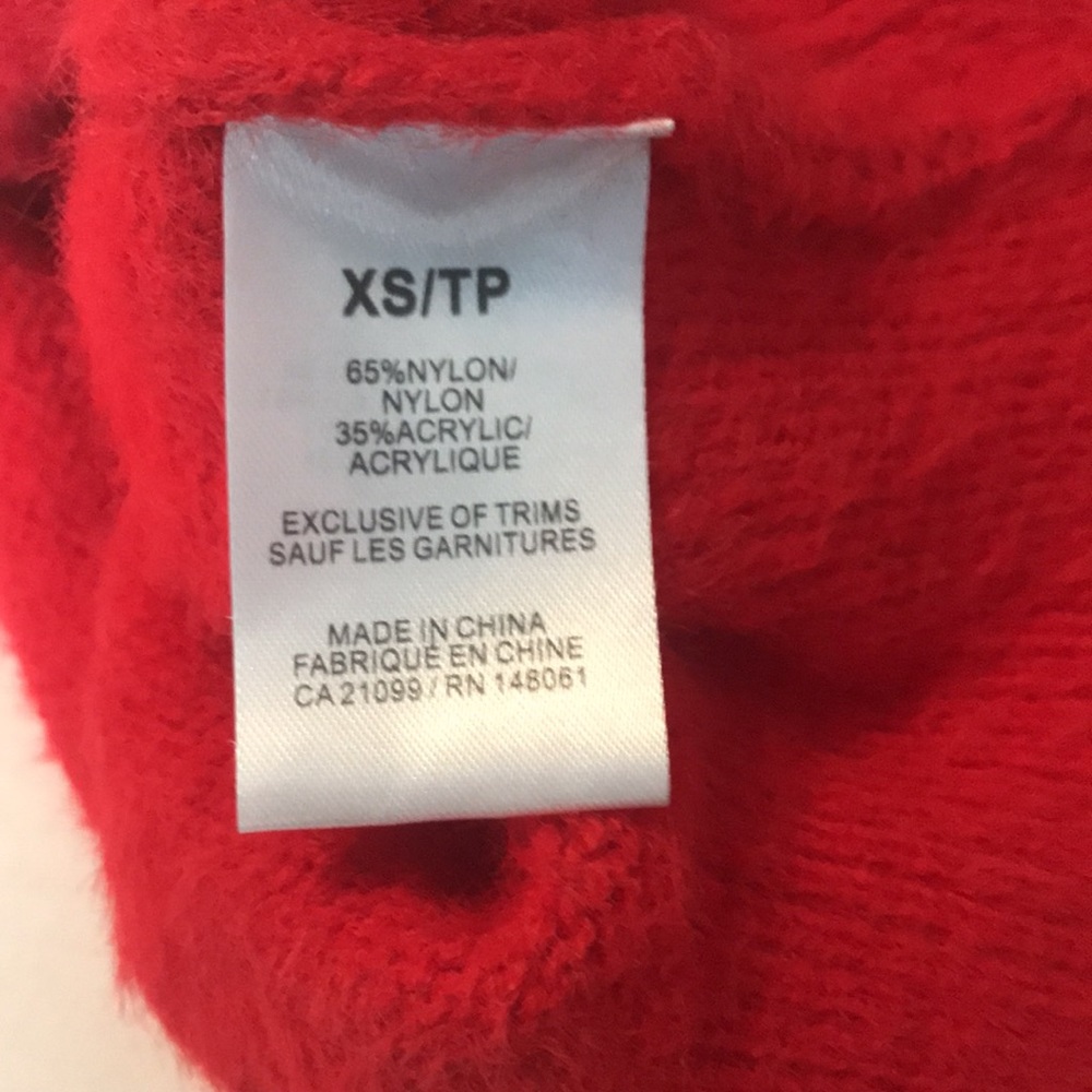 Kendall & Kylie Shorty Fuzzy sweater - Picture 4 of 4
